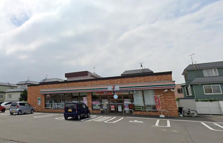 コンビニ　セブン－イレブン札幌屯田６条店（コンビニ）まで330m
