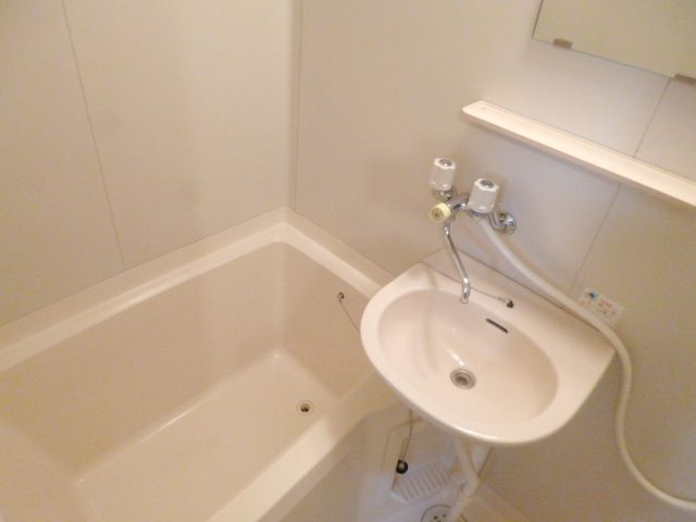 バス・シャワールーム　★洗面台付きお風呂★