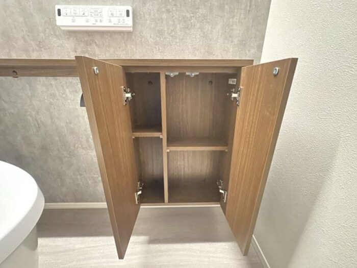 トイレ　トイレ収納