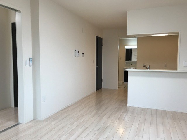 居室・リビング　同型モデルイメージ写真