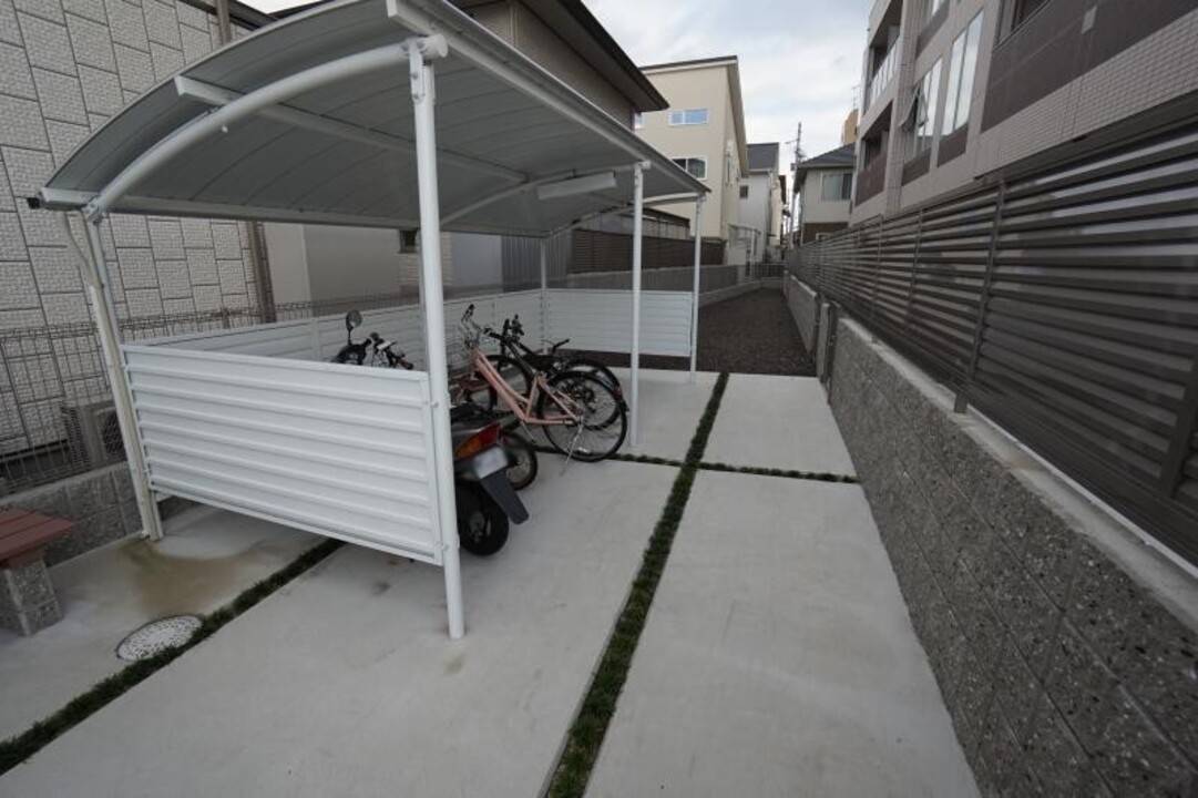 駐車場　駐輪場