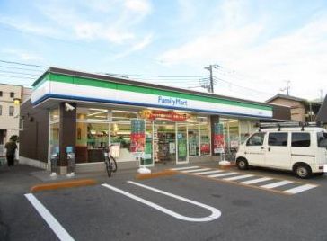 コンビニ　ファミリーマート千葉旭町店（コンビニ）まで373m