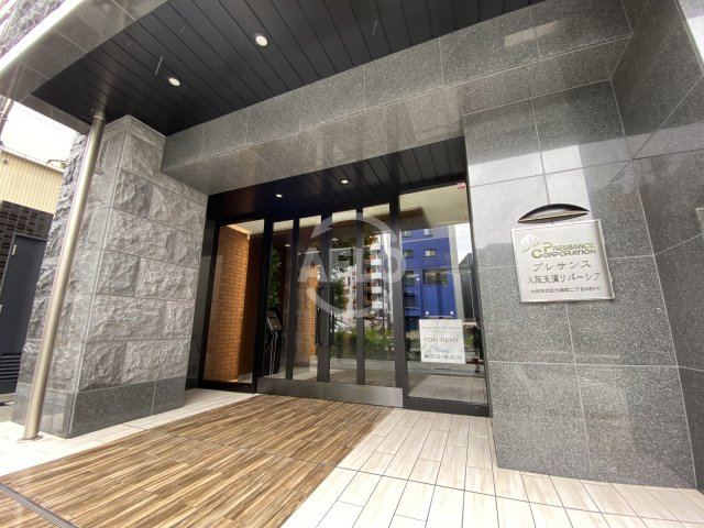 エントランス　プレサンス大阪天満リバーシア　エントランス