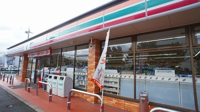 コンビニ　セブンイレブン（コンビニ）まで600m