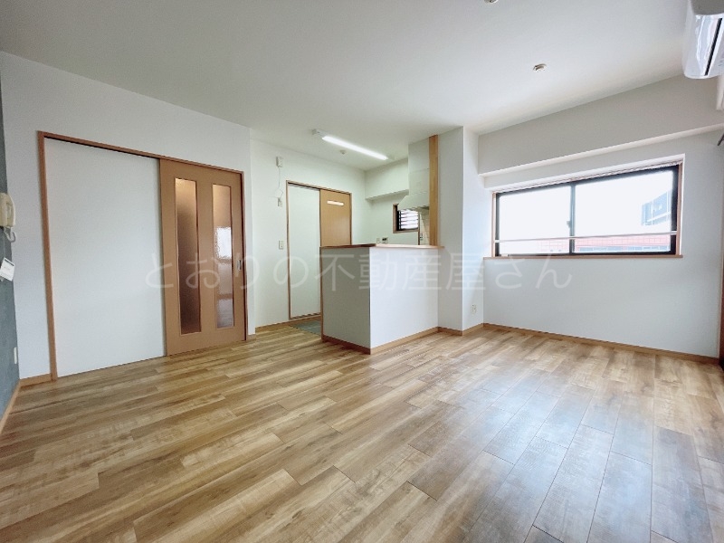 居室・リビング　ソラーレ広島　リビング