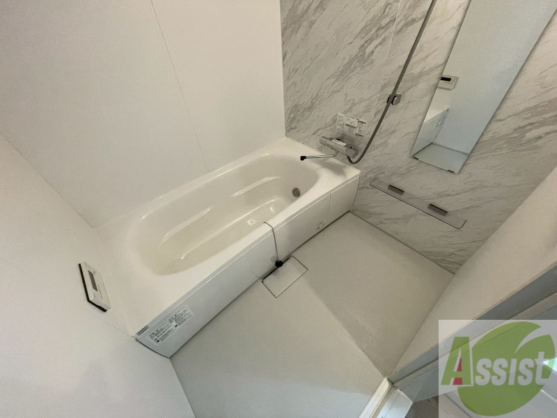 バス・シャワールーム　お風呂になります。一日の疲れを癒してくださいね。