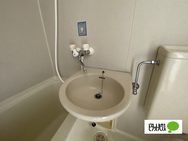 洗面設備　同物件別室写真
