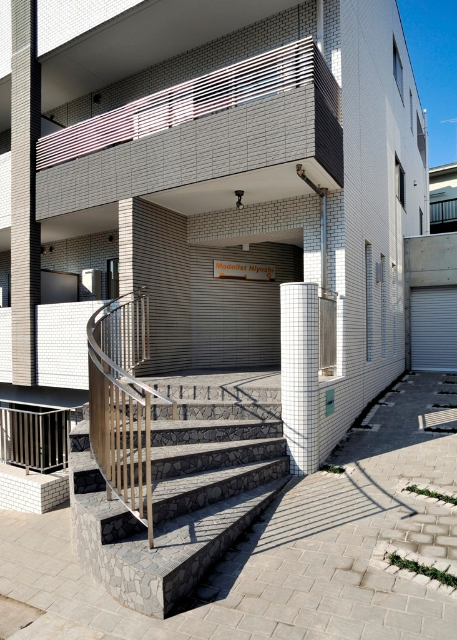 エントランス　オートロック付きです