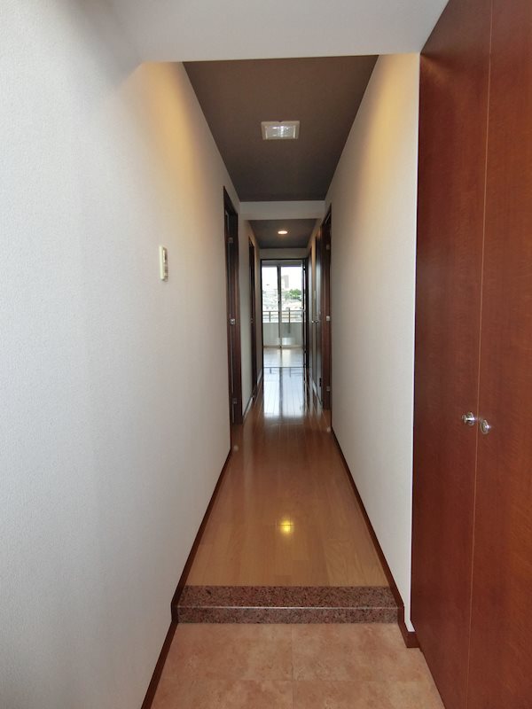 玄関　収納豊富なシューズボックスです♪