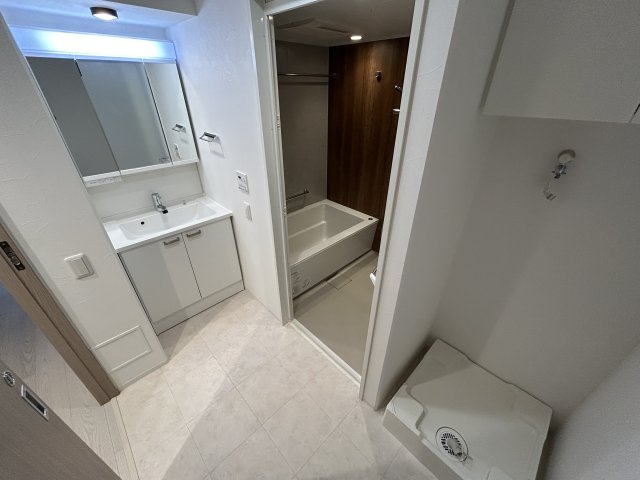 洗面設備　コンパクトで使いやすい洗面所