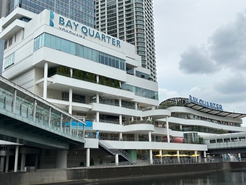 ショッピングセンター　横浜ベイクォーター（ショッピングセンター）まで753m