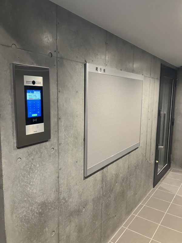 エントランス　建物の内部です