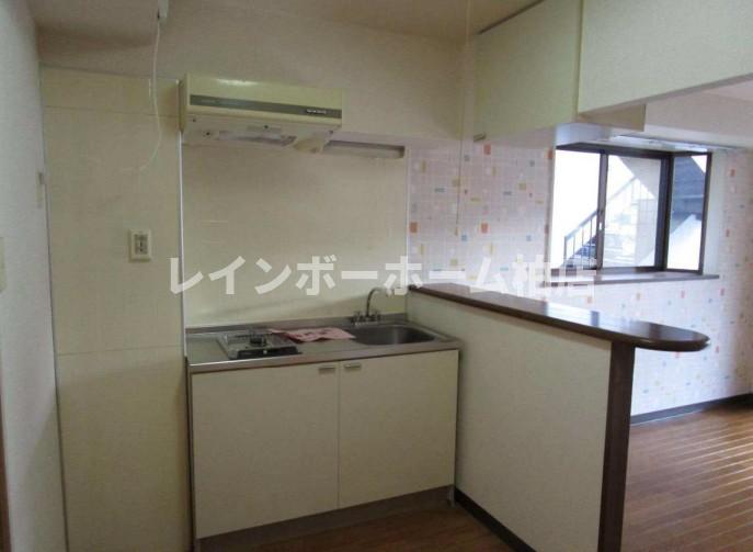 キッチン　コンパクトなキッチンで掃除もラクラク