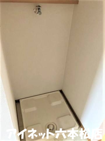 その他共有部分　室内洗濯機置場もありますよ。