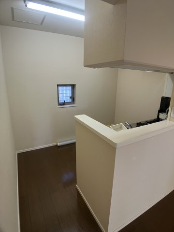 キッチン　お部屋にも目が届きやすいカウンターキッチン仕様。※同タイプ別