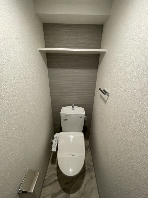 トイレ　同物件別号室の写真です。