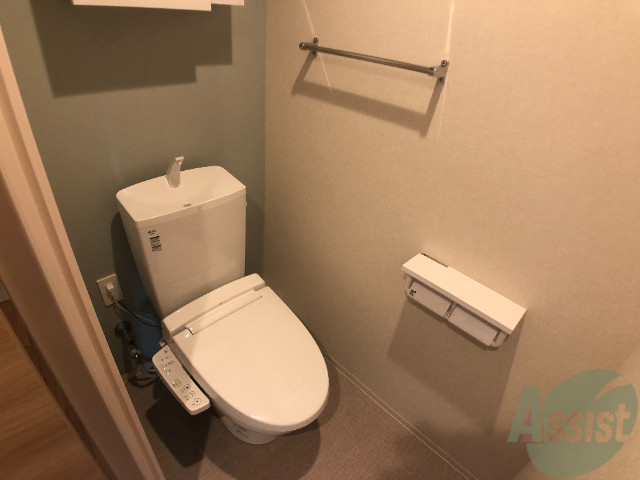 トイレ　ウォシュレット機能がついたトイレです。安心して使用できます。