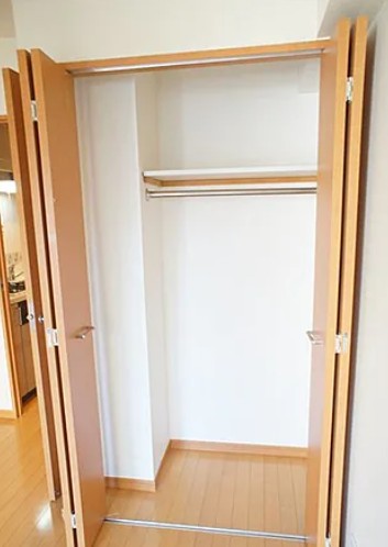 収納　★ハンガーラック付き、上部収納も有り★