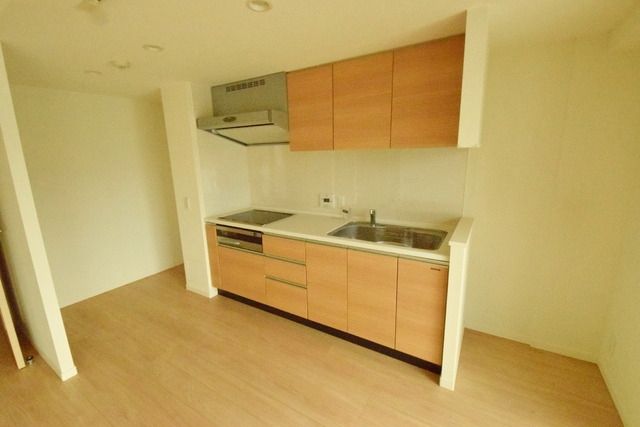 キッチン　★キッチンは３口のシステムコンロです★