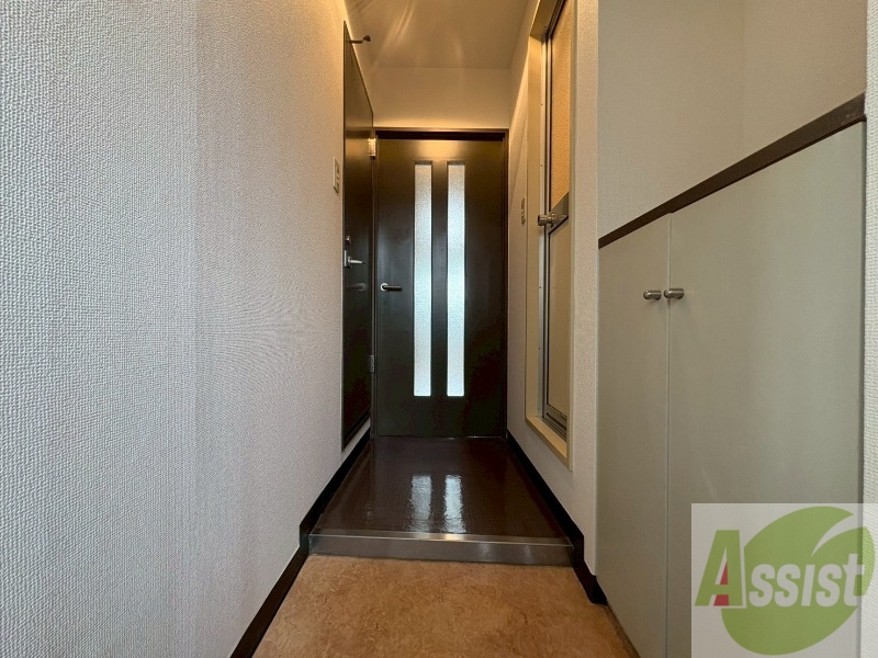 玄関　玄関の様子です。明るい印象ですね。気分もあがりそう。