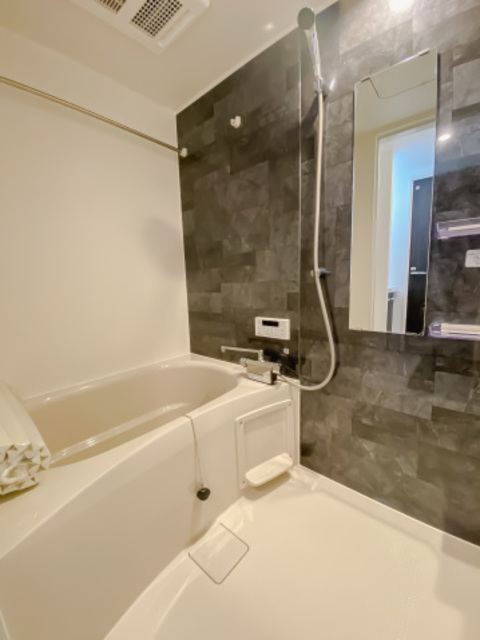 バス・シャワールーム　バスルーム