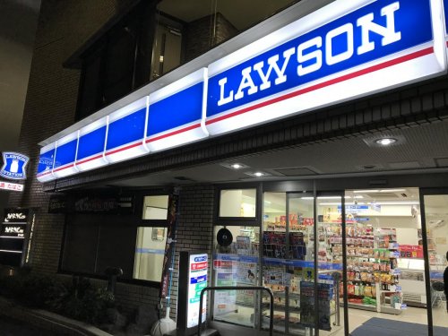 コンビニ　ローソン 北参道駅前店（コンビニ）まで324m