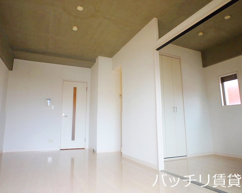 居室・リビング　＊画像は別部屋の為イメージ、現状優先致します