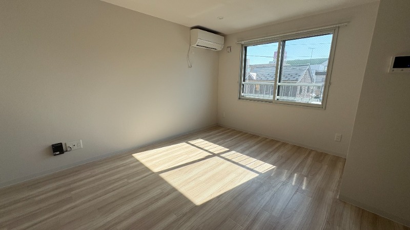 居室・リビング　明るいリビング