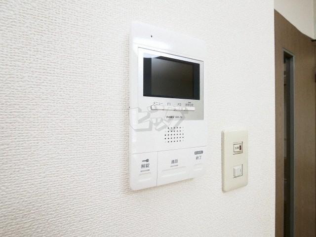 セキュリティ　来客の顔が見えて安心！TVモニターホン付きです♪