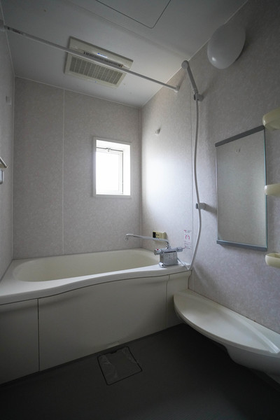 バス・シャワールーム　同じ建物の別のお部屋