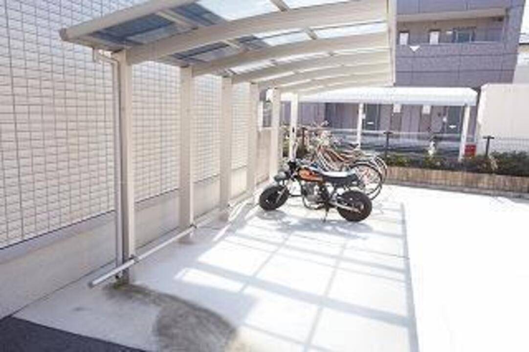 駐車場　駐輪場