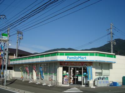 コンビニ　☆ファミリーマート 小倉重住二丁目店（コンビニ）まで820m