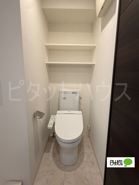 トイレ　温水洗浄便座