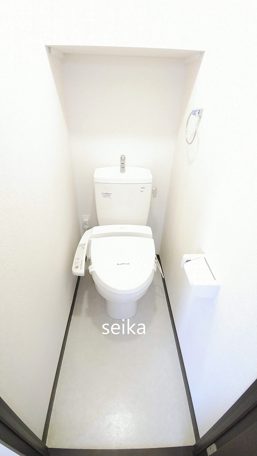 トイレ　温水洗浄便座付き