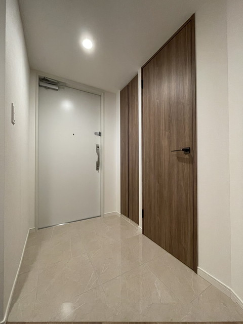 玄関　※写真は同タイプ住戸です。