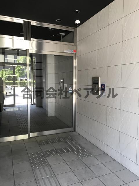 エントランス　落ち着いたエントランスです