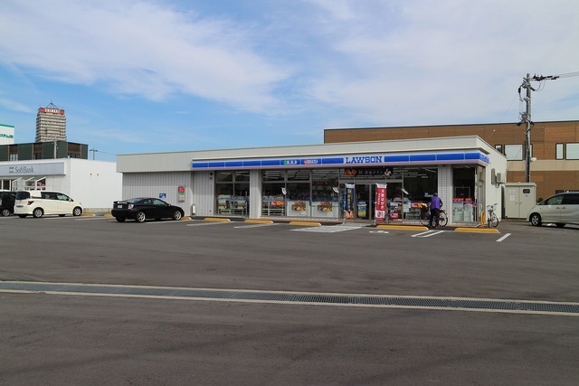 コンビニ　ローソン富山窪本町店（コンビニ）まで450m