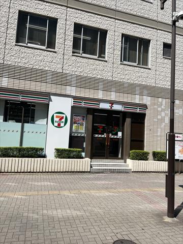 コンビニ　セブン-イレブン 江戸川一之江駅前店（コンビニ）まで724m