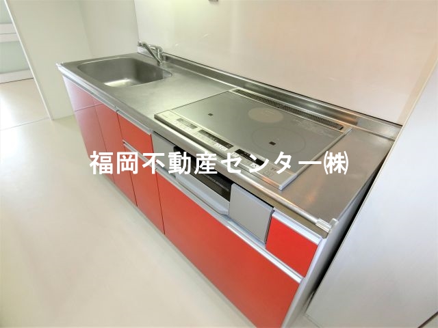 地下鉄七隈線 渡辺通駅 徒歩8分 15階建 築8年のキッチン写真