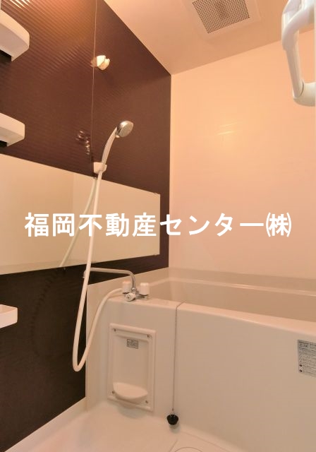 地下鉄七隈線 渡辺通駅 徒歩8分 15階建 築8年の風呂写真
