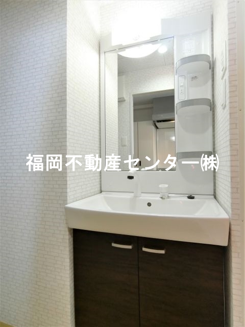 地下鉄七隈線 渡辺通駅 徒歩8分 15階建 築8年の内装写真