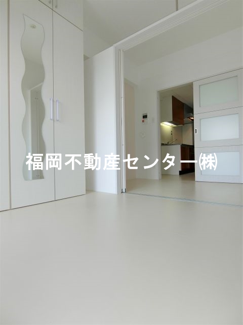 地下鉄七隈線 渡辺通駅 徒歩8分 15階建 築8年の内装写真
