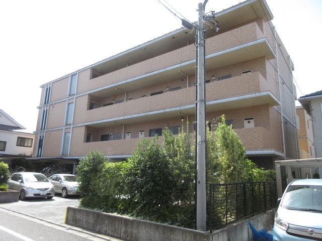 建物外観　タイル貼り外観