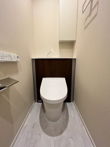 トイレ　タンクレスタイプのトイレ