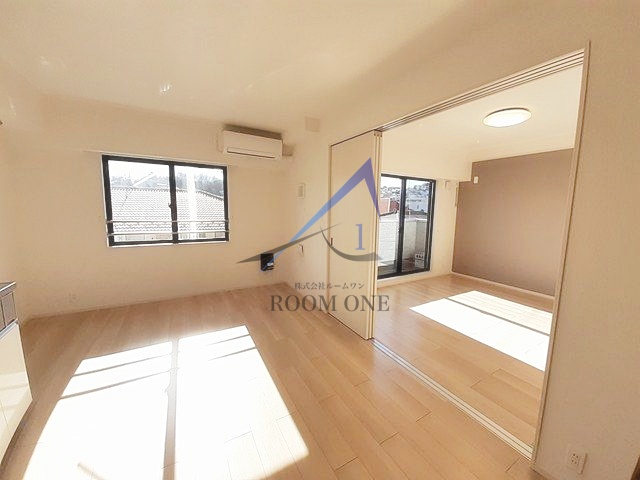 居室・リビング　洋室のお部屋です。