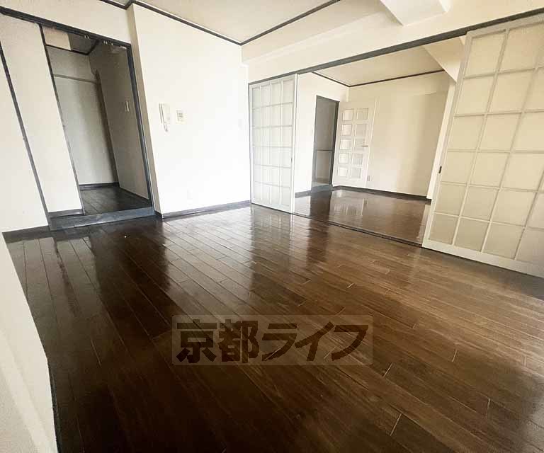 居室・リビング　広々したお部屋です