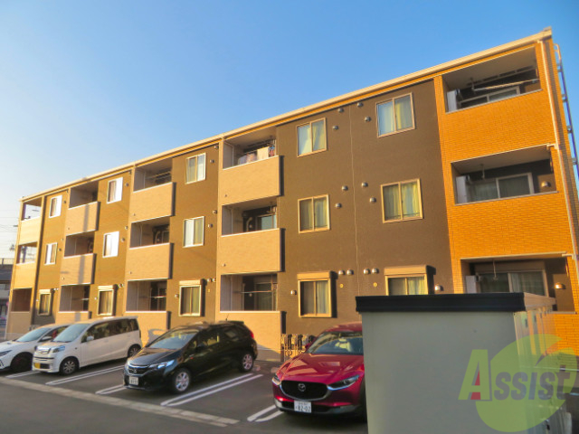建物外観　名取市田高字原「シャトレーハピネスI」