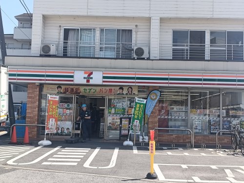 コンビニ　セブンイレブン 市川曾谷店（コンビニ）まで818m