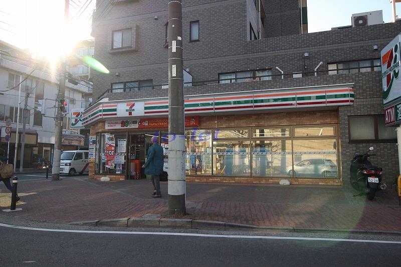 コンビニ　セブンイレブン川崎梶ヶ谷駅入口店（コンビニ）まで584m