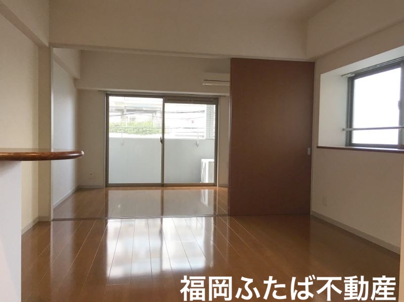 ネストピア県庁前の内装写真